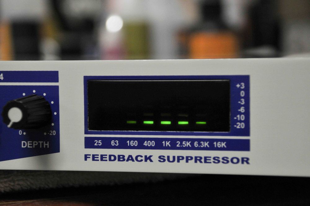 Feedback Suppressor SHOW SFB-4010 - novo na caixa