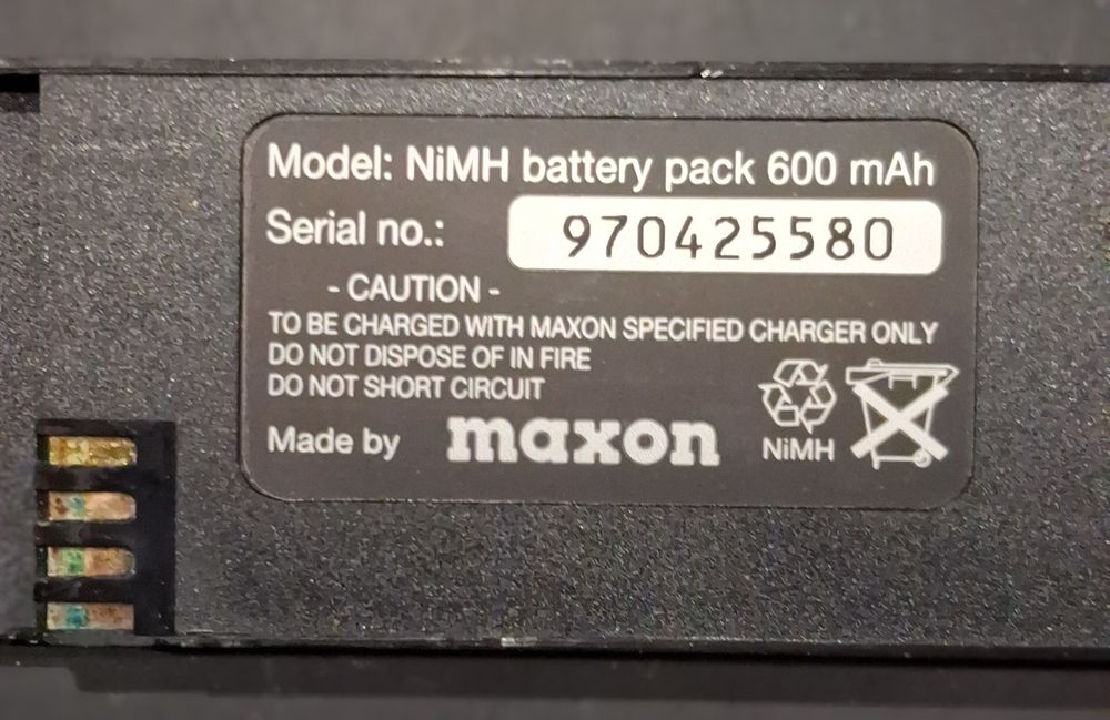 2 Telemóveis MAXON GSM sem carregador