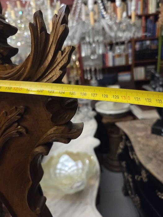 Imponente credencia com espelho