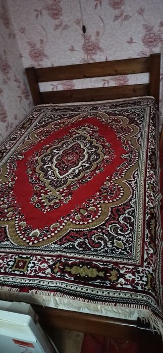 Ліжко односпальне. Розмір 1.2* 2. Разом з матрацем