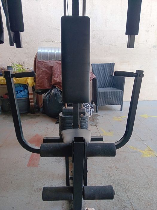 Maquina de exercícios multifuncional