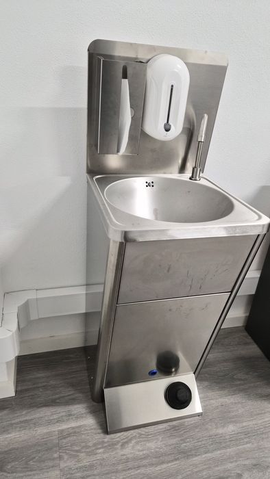 Lava-mãos Autónomo em Inox com Pedal