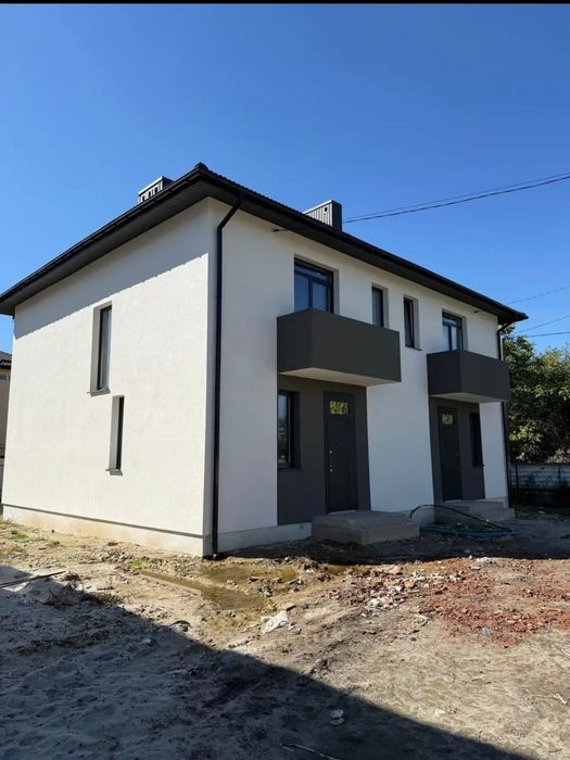Продаж Будинку Дуплекс
