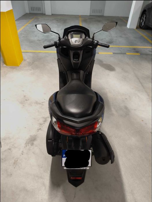 Yamaha NMAX 125CC (COM GARANTIA até 27/06/2027) + Top case Givi