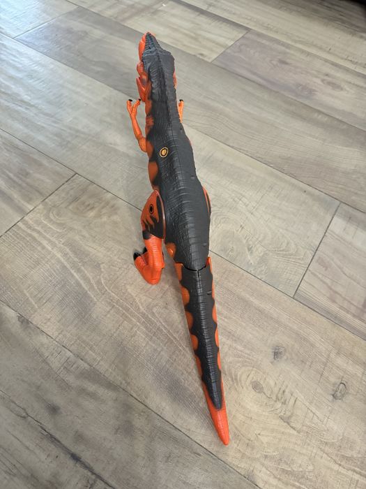 Tiranossauro Laranja Andador 45 cm