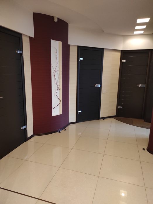 Центр, вул. Соборності, 50, 3-и кімн. квартира.