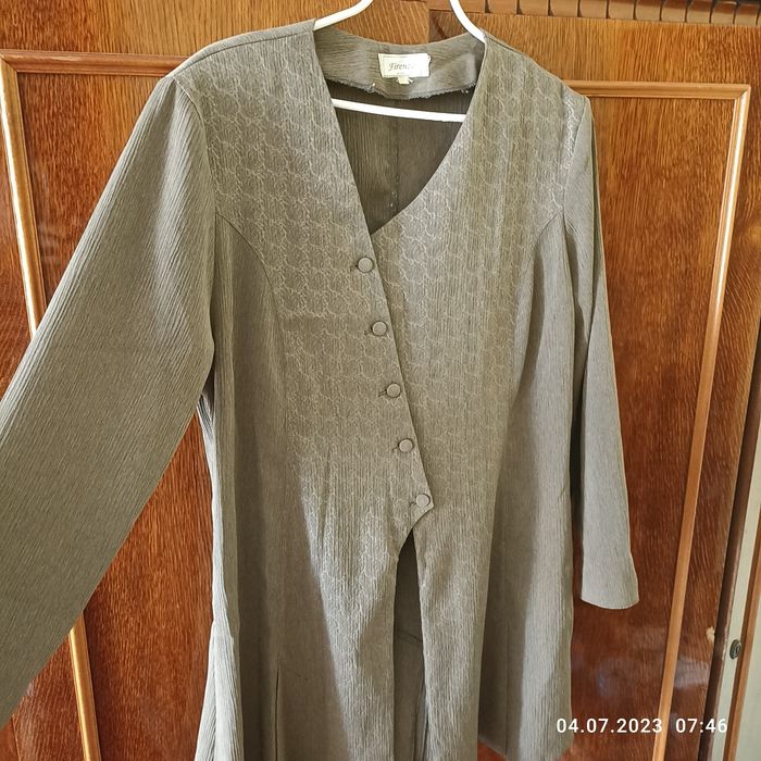 Костюм жіночий 48 р. з. 3 предметів