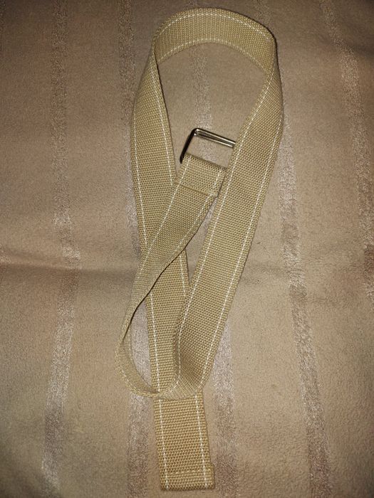 Pasek parciany w kolorze beżowym