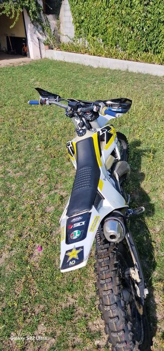 Mota Husqvarna te 300 tpi matrículada.