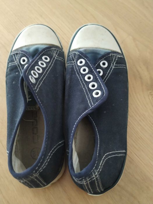 Sprzedam trampki rozmiar 32