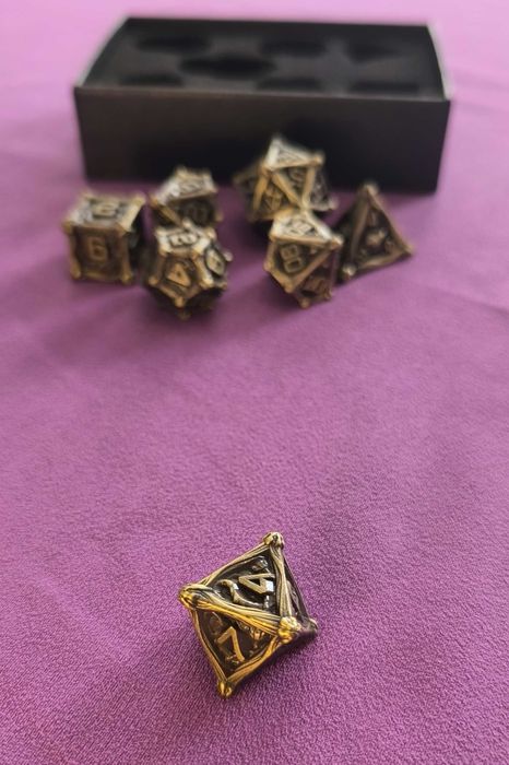 Metalowy zestaw kości RPG Dungeons & Dragons D&D fantasy
