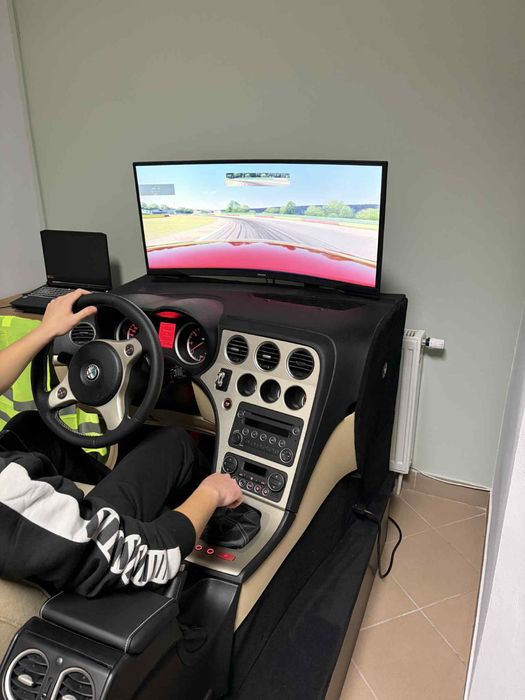 Stanowisko do nauki jazdy OSK SIMRACING OPIS