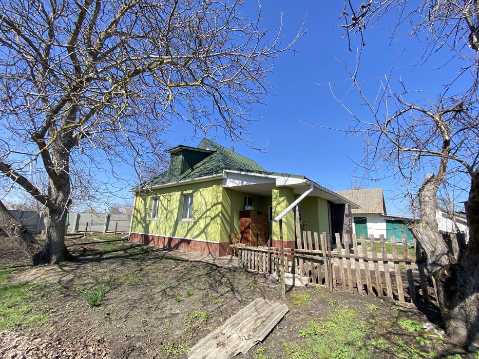 Продаж будинку зі зручностями с. Безугляки