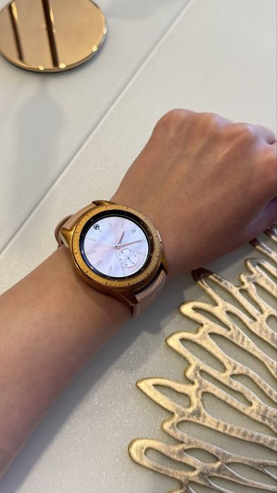Продам Смарт-годинник samsung galaxy watch 42mm колір rose gold бу