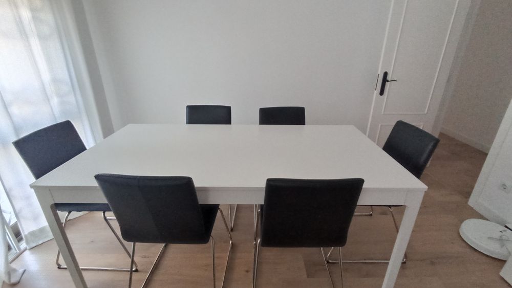 Conjunto Sala - mesa EKEDALEN extensível + 6 cadeiras pele VOLFGANG