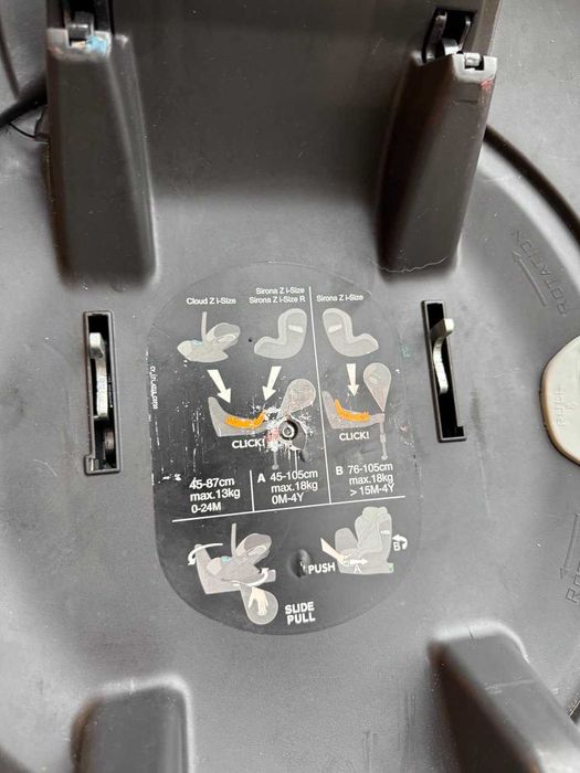 Дитяче автокрісло з базою Cybex Platinum  Sirona Ti, колір червоний