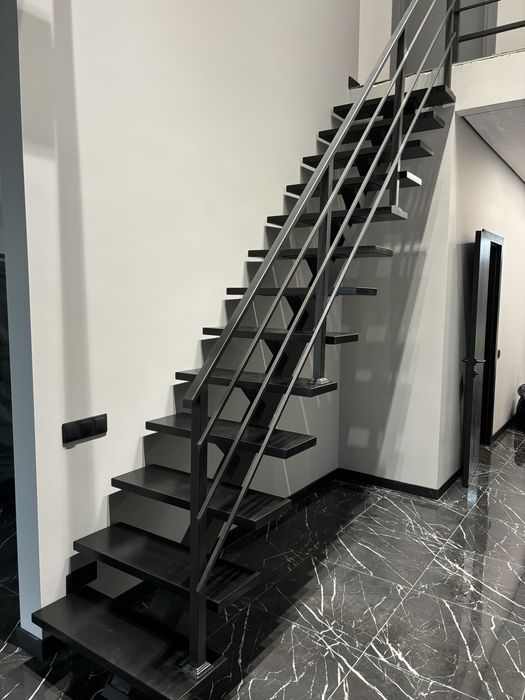 Сходи, металокаркас!