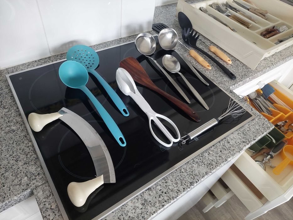 Conjunto de Utensílios de Cozinha + 2 Tábuas de corte (OFERTA)