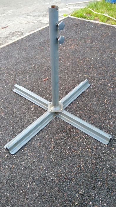Stojak pod parasol ogrodowy/handlowy