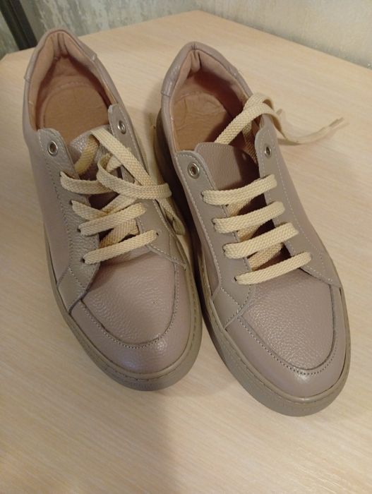 Мокасини нові шкіряні