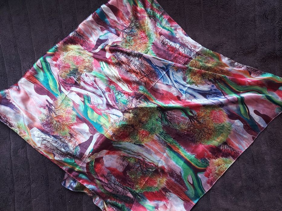 Шаль платок фірми Claude monet  gim renoir 

Великий шовковий шарф руч