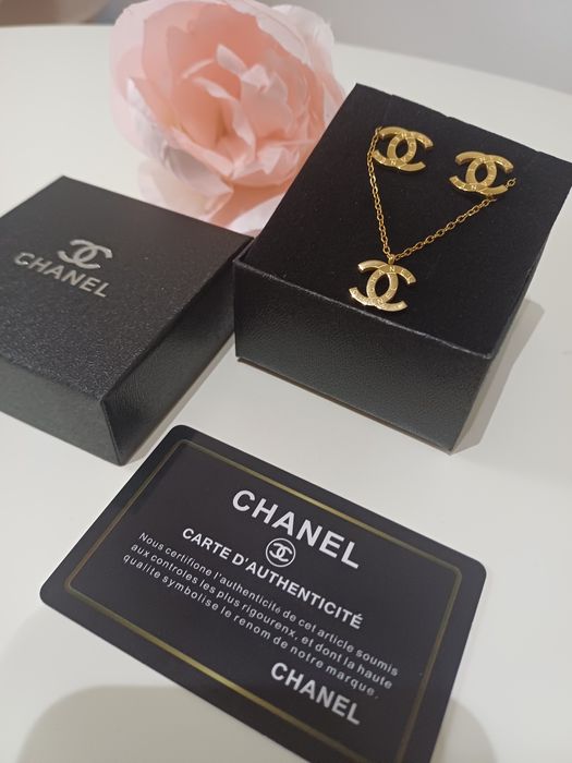 Śliczny zestaw biżuterii