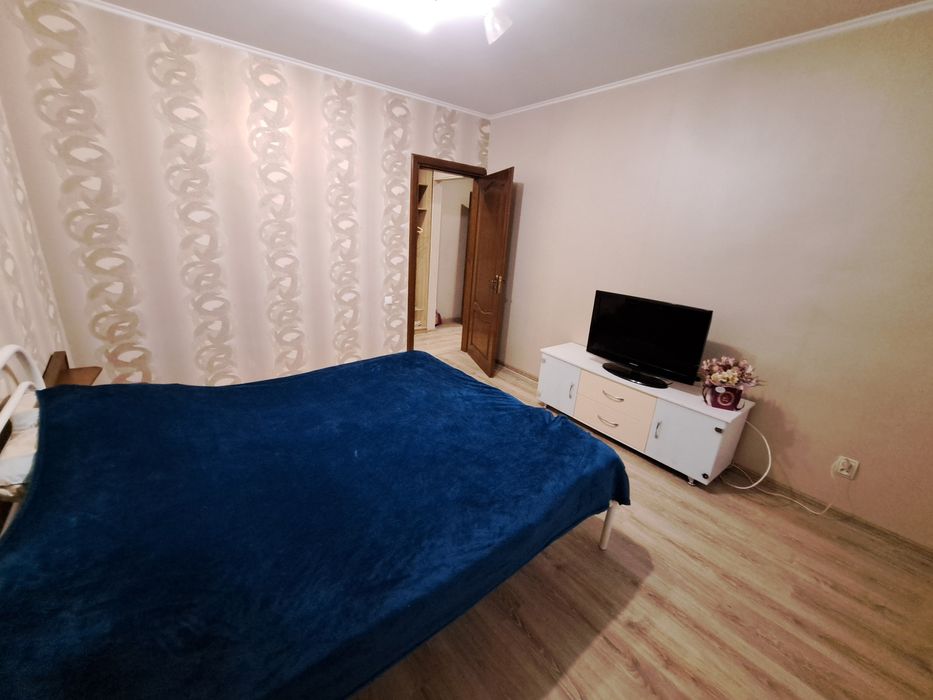 Аренда 2 ком.кв. на Лазурном ул.Быкова 9