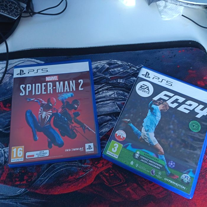 PS5 1TB z napędem Blu-Ray | 3 Pady (2x DualSense) | Spider-Man 2 + FC 24 | Box Stan Igła