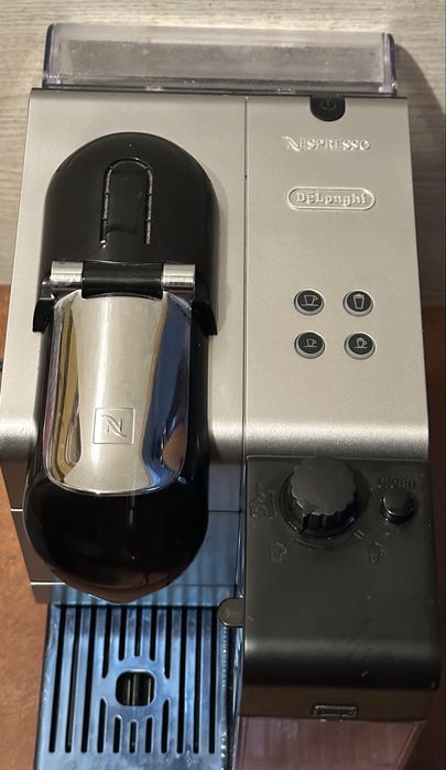 Кавоварка, кавомашина Delonghi Type EN520SL (це капсульна Nespresso)