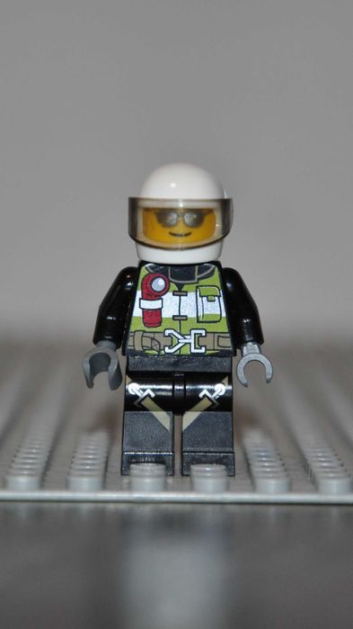 0396 Figurka LEGO cty0670 Town Fire - Reflective Stripes