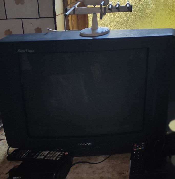 Телевизор DEIWO с приставкой т2