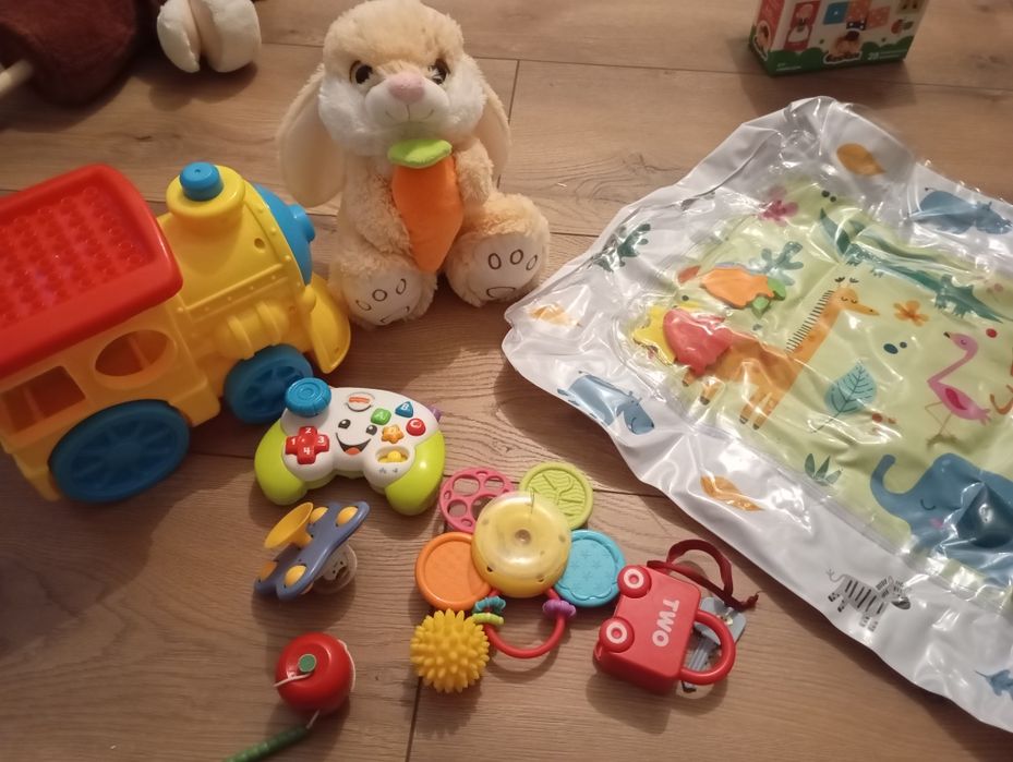 Zestaw zabawek, mata wodna fisher Price