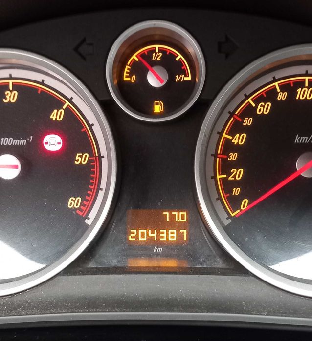 Opel Astra 1.9 GTC Comercial