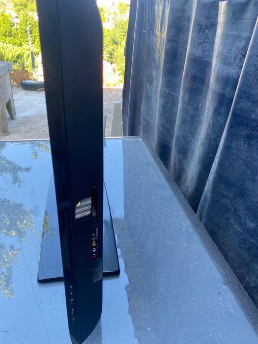 LCD Samsung (100cm x 63cm)