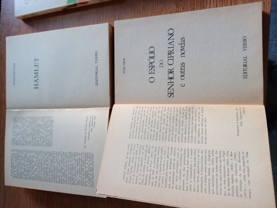 4 livros de coleção da Verbo
