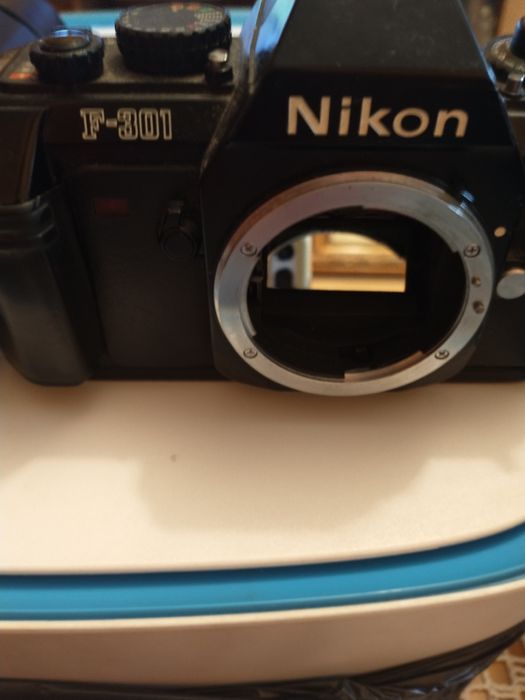Nikon F 301 i obiektyw Soligor f-200.