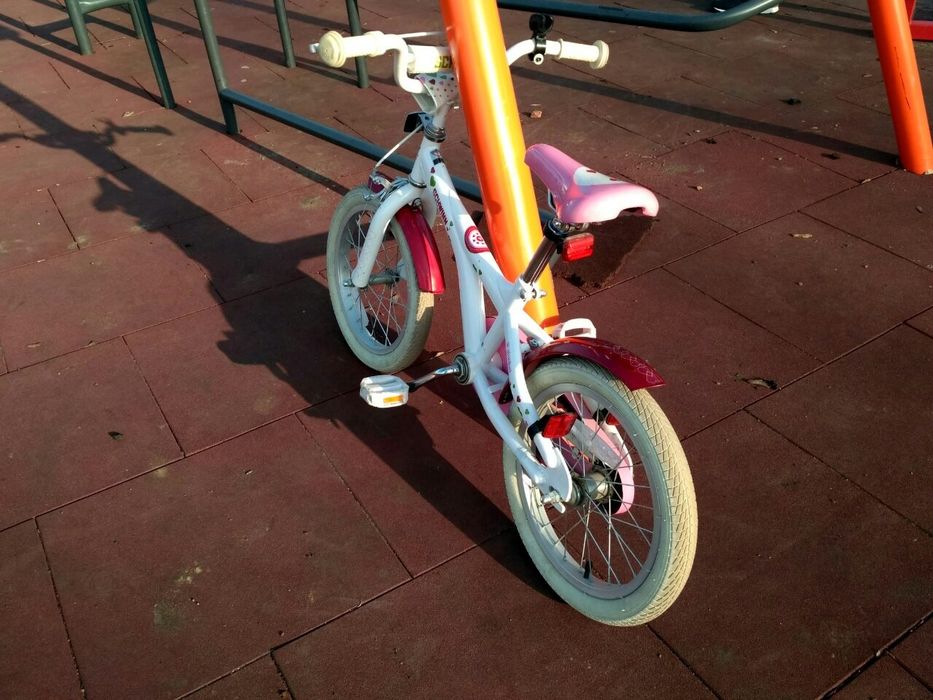 Продам детский велосипед Schwinn колеса 16, есть доп. колеса!!!