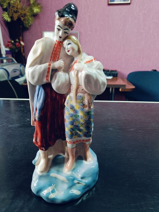 Продам старі статуетки