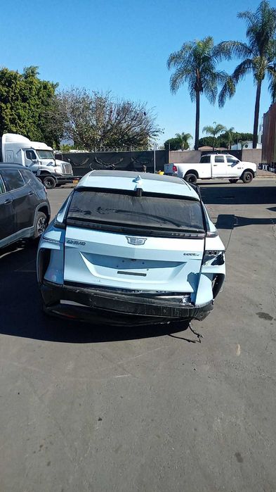 Дверь Cadillac Lyriq