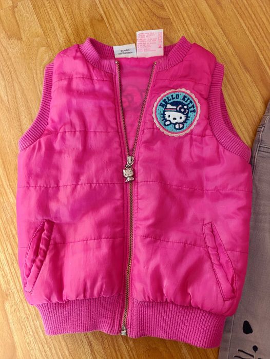 Жилетка, безрукавка Hello Kitty, джинси 104 р