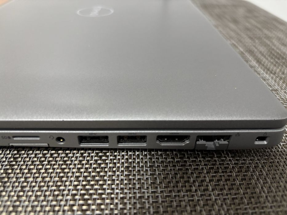 Dell 5410 i7 SSD 512GB. 16GB RAM