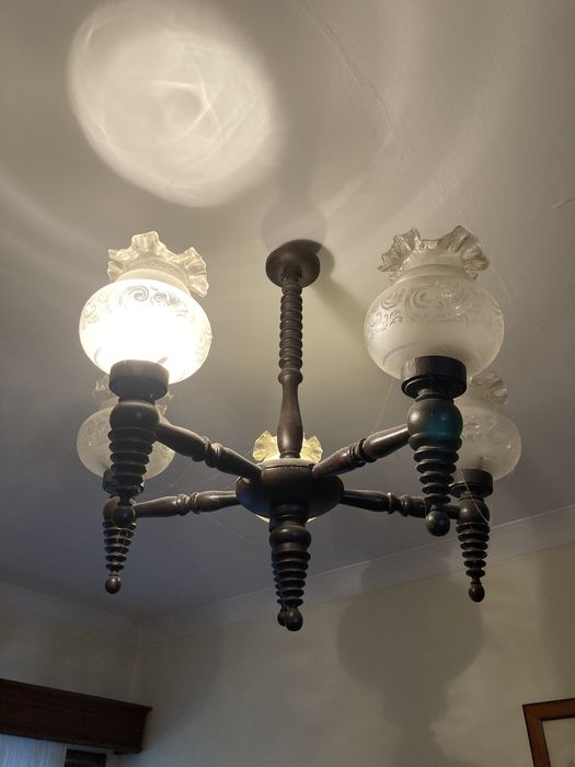 Candeeiros de teto lustre vintage ferro e Madeira