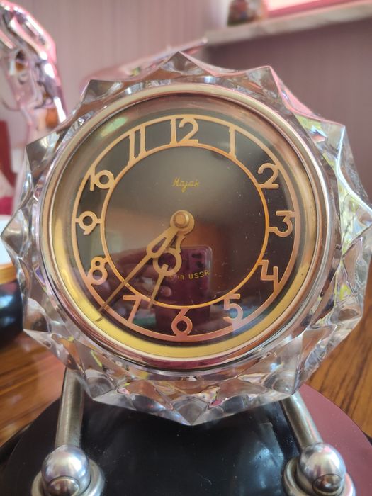 Часы настольные.