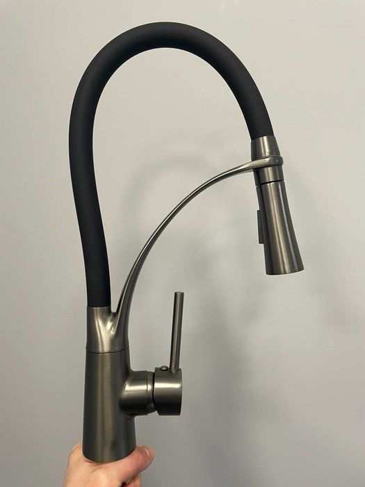 Мийка кухонна Luminex 5045 см чорна та гнучкий змішувач Kroner Ersel