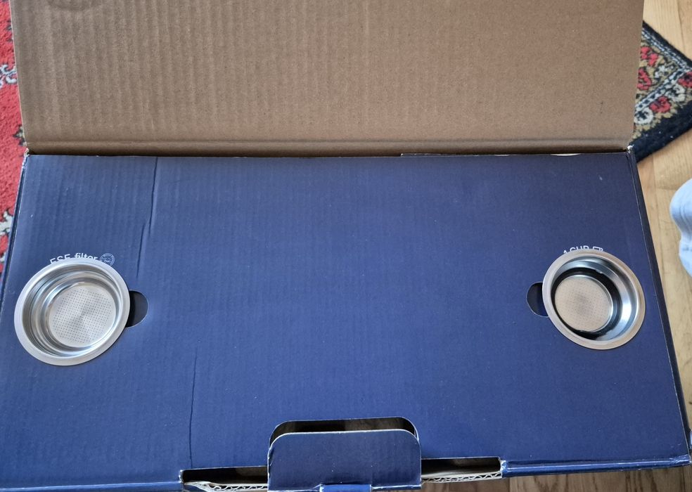 ріжкова кавоварка De'Longhi Dedica Style, яка призначена для приготува