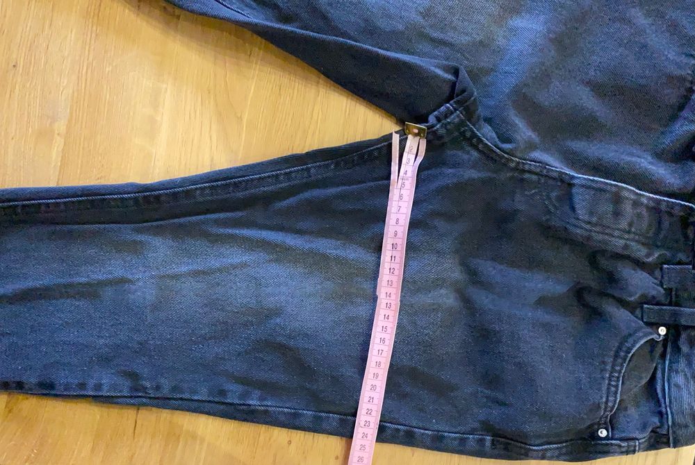 Джинси чорні прямі з розрізами зсередини та скіні Levis