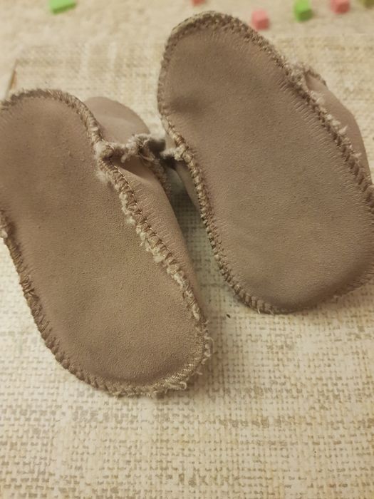 Теплые детские пинетки . Две пары.. Германия.