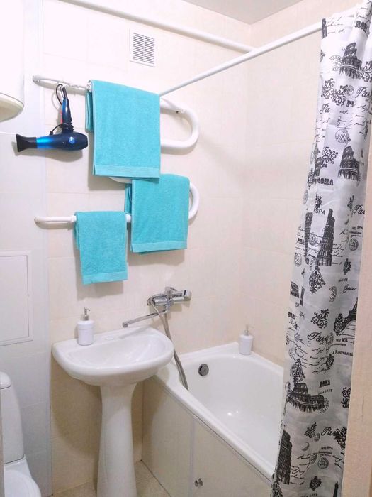 Світлі апартаменти в 100м від Софіївського парку  Автовокзал