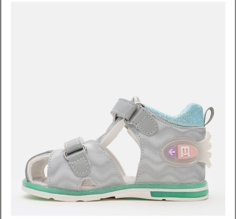 Продам дитячі босоніжки на дівчинку