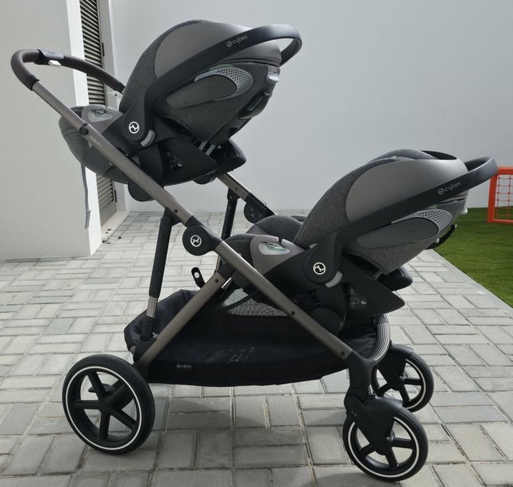 Carrinho Cybex Gazelle S com acessórios